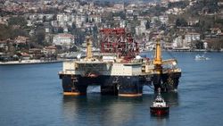 Dev petrol arama platformu İstanbul Boğazı'ndan geçti