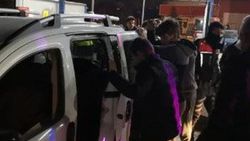 Çaldıkları aracı dezenfekte ederken yakalandılar
