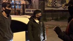 İstanbul'da yasağa uymayan iki genç, polise yakalandı