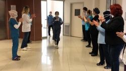 Koronayı yenen sağlık çalışanları, görevlerine döndü
