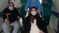 Bolu'da koronayı yenen yaşlı çift taburcu edildi
