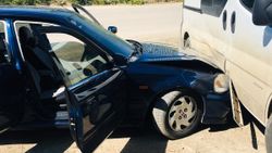 Bursa'da jandarmadan kaçan araç, başka bir araca çarptı
