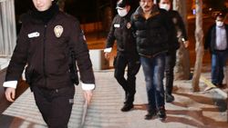 Eski eşinin kapısına dayanıp öldürmekle tehdit etti