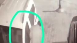 Kuşadası'nda otomobil hırsızı kameralara yakalandı