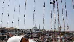 İstanbul'da mahyaların hazırlanma süreci görüntülendi