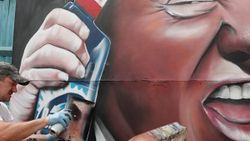 Trump'ın dezenfektan enjektesi önerisine grafitili tepki