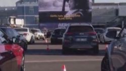 Litvanya'da havalimanı, açık araba sineması oldu