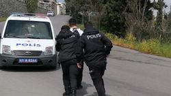 Kimlik soran polisi yumruklayan 2 kişi gözaltına alındı
