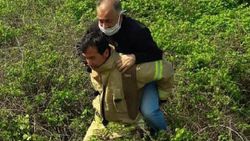 Dikenli çalılıkta mahsur kalan kişiyi itfaiye kurtardı