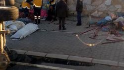Kırşehir'de işçileri taşıyan minibüsü devrildi: 10 yaralı