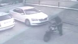Konya'da, çaldığı motosikleti çalıştıramayınca geri getirdi