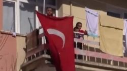 Erzurum polisinden koronavirüs türküsü