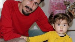 Antalya'da yaşayan hemşire, 18 aylık kızına kavuştu