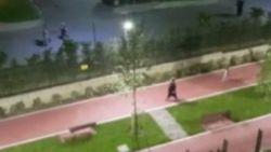 Başakşehir'de yasağa uymayanlar parkta yürüyüş yaptı