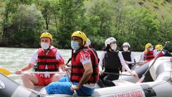 Tunceli'de rafting sezonu açıldı