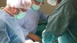 Doktorlar ameliyat sırasında İstiklal Marşı'nı okudu