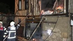 Safranbolu'da tarihi bina kül oldu