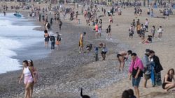 İspanya'da plajlar kullanıma açıldı