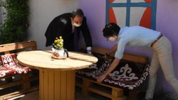 Öğrencileri için okulda hobi bahçesi yaptılar