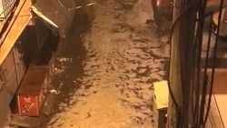 Diyarbakır’da 2 dakikalık dolu yağışı, hayatı zorlaştırdı