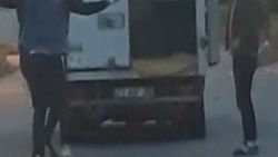 Fırıncılar, sokak ortasında çiftetelli ile eğlendi