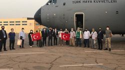'Koca Yusuf' Çad'a yardım götürüp Türk vatadaşlarını aldı