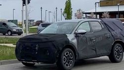 Hyundai'nin pick-up modeli Santa Cruz görüntülendi