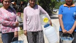 Antalya'da bir mahalle içme suyuna hasret kaldı