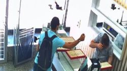 Kartal'da biber gazı sıkarak yüzük tablası çaldı