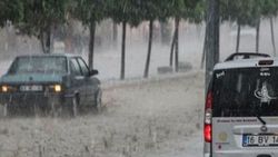 Kütahya'da dolu ve sel hayatı olumsuz etkiledi