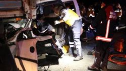Ankara'da, hafif ticari araç kamyona çarptı: 2 ölü