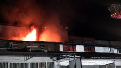 Karabük'te sanayi sitesinde iş yerleri yandı