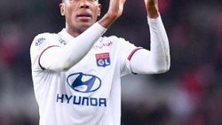 Lyon, Godin'i alıp Marcelo'yu yollayacak