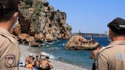 Antalya'da ölüm atlayışına bekçili önlem