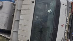 Kars’ta hortum çıktı, kamyonu devirdi
