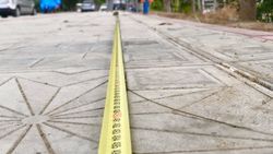 Arsuzlu temizlik işçileri çöp kutusu mesafesini ölçtü