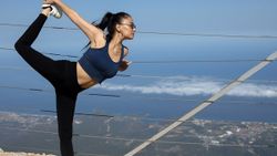 Antalya'da 2 bin 365 metre yükseklikte yoga yaptılar