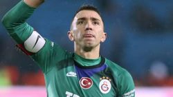 Muslera: Emekli olduktan sonra da kalmamı istiyorlar