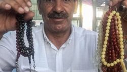 Tespihle dolandırılınca tespih satmaya başladı