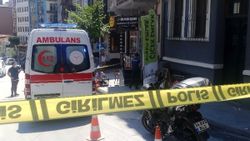Beyoğlu'nda alkollü şahıslar arasında kavga çıktı