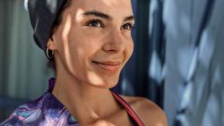Ebru Şahin, makyajsız