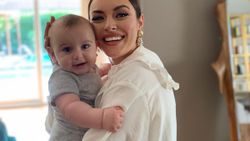 Ezgi Mola, Fikret Ali'yi görmeye gitti