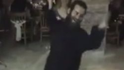 Bulgaristan’da dans eden rahip