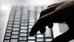 Rus hackerlar, İngiltere'nin aşı çalışmalarına saldırdı