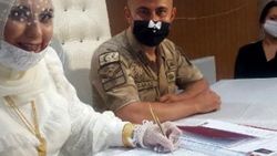 Uzman çavuş, nikahına üniformasıyla katıldı