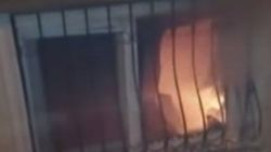 Pendik’te eşi ile tartışan adam evini yakıp, kaçtı