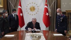 YAŞ kararları sonrası terfi alan komutanlar