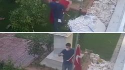 Muğla'da yere düşen Türk bayrağını kaldıran vatandaş