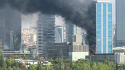 Ankara'da plazada çıkan yangın, kontrol altına alındı