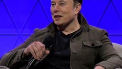 Elon Musk'tan Johnny Depp'e kafes dövüşü teklifi